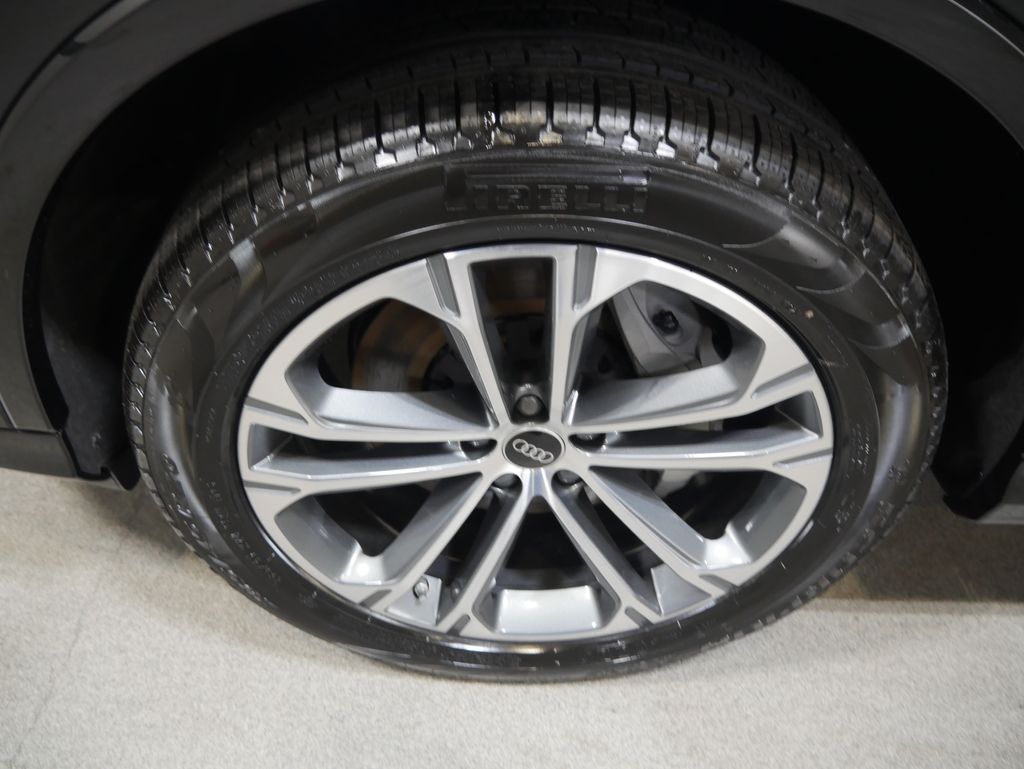 Thumbnail: 2026 Audi Q7 - 12