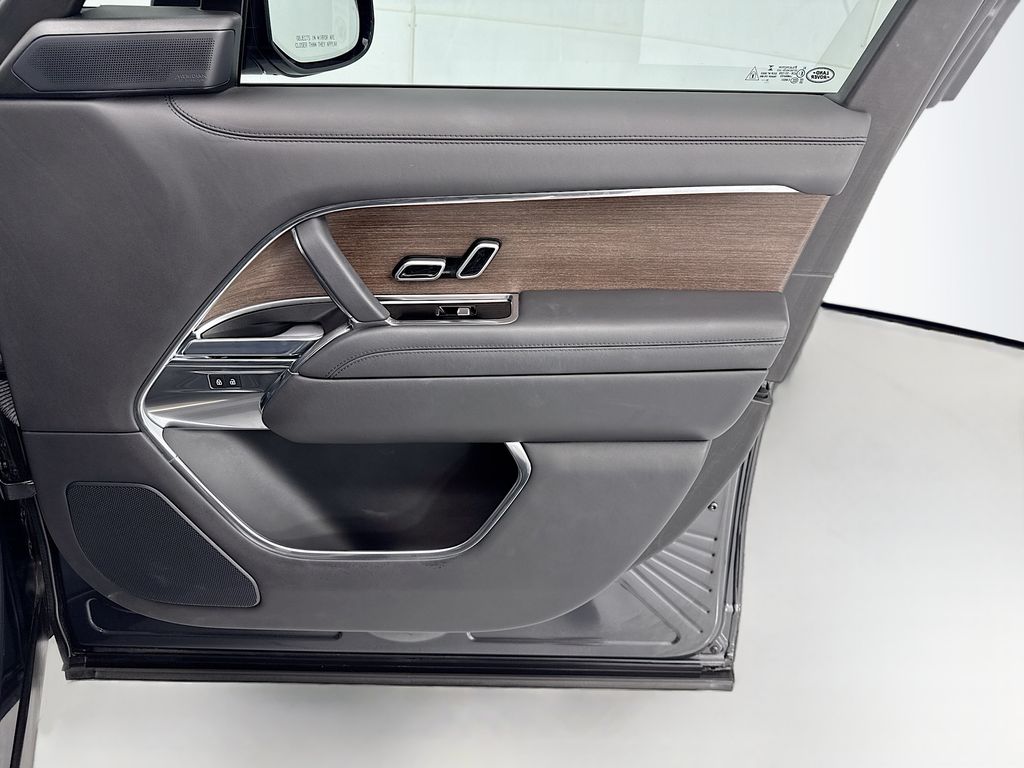 Thumbnail: 2023 Land Rover Range Rover - 24