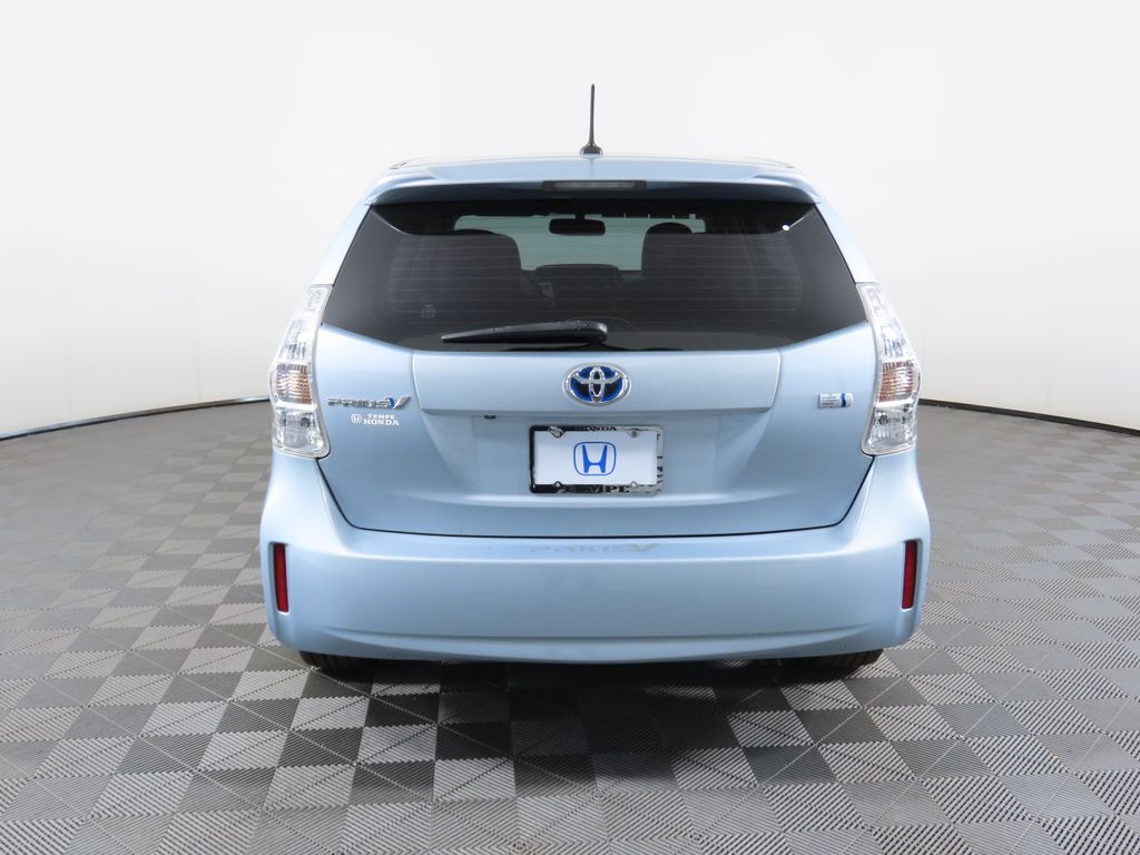 2012 Toyota Prius v Five 6