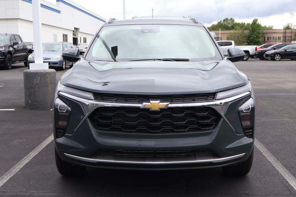 2025 Chevrolet Trax LT 2