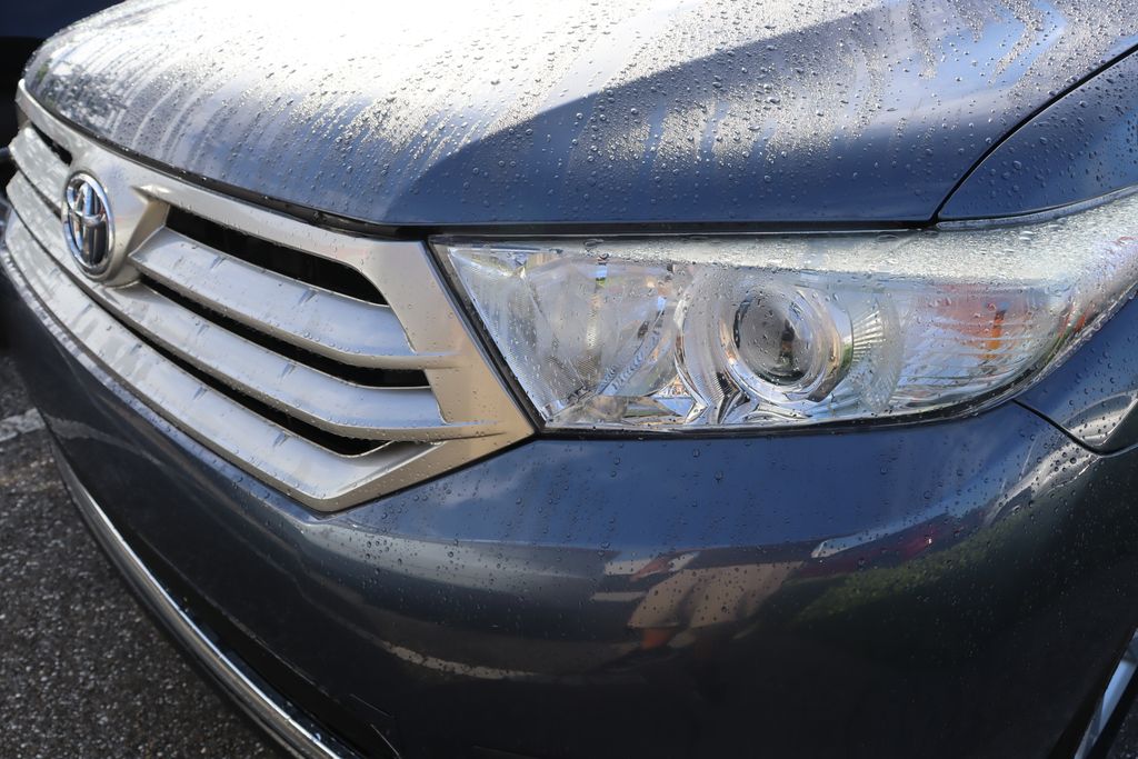 2013 Toyota Highlander  3