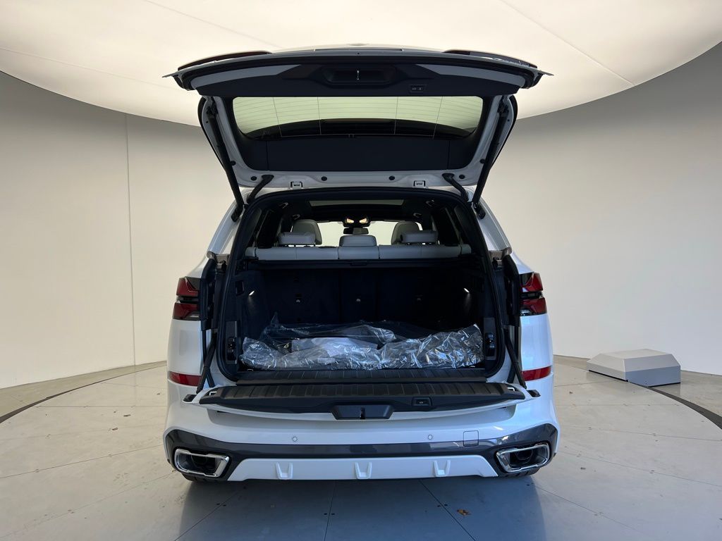 Thumbnail: 2026 BMW X5 - 5