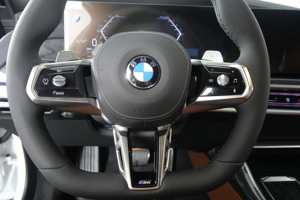 2025 BMW 7 Series 740i 17