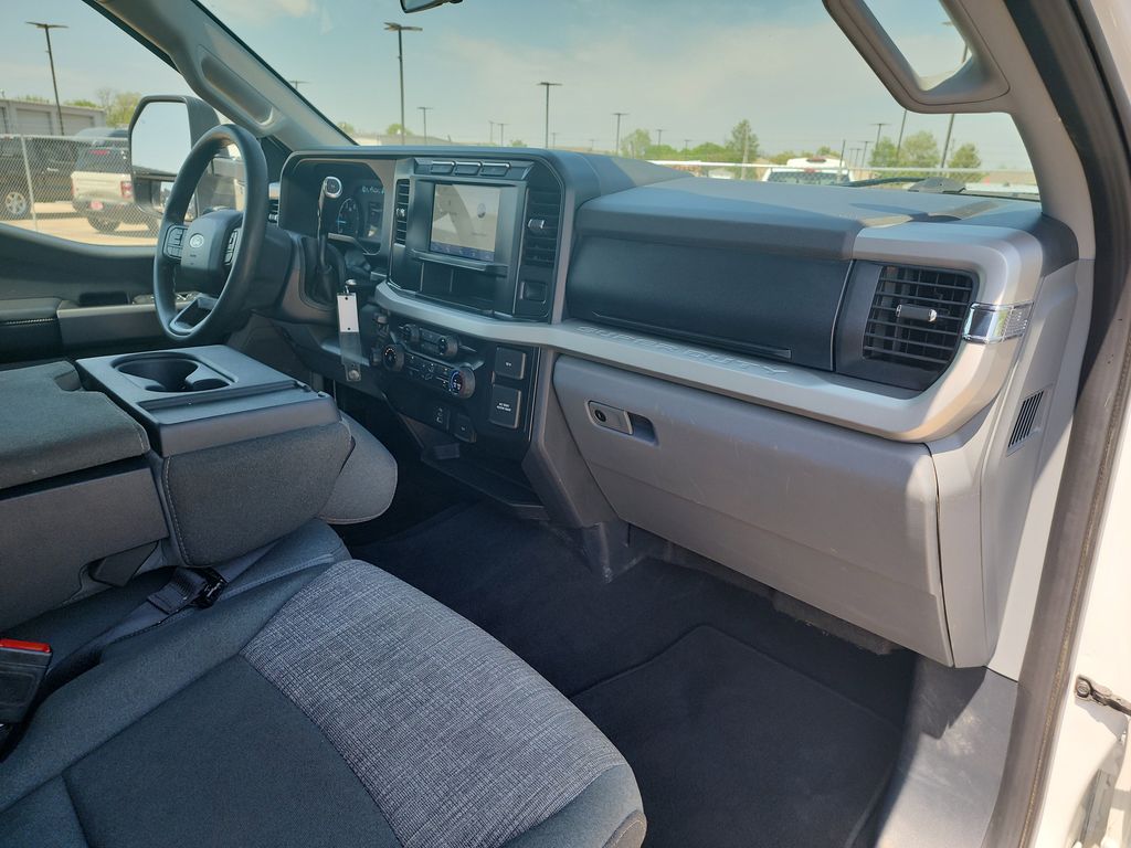 2024 Ford F-350SD XLT photo