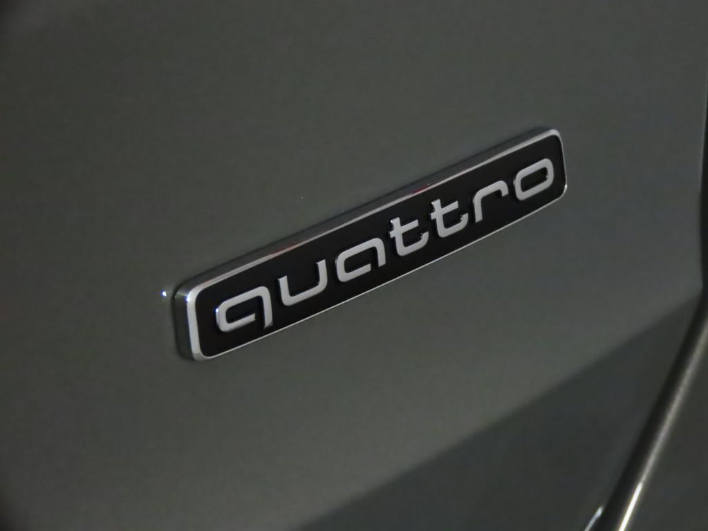 Thumbnail: 2025 Audi Q3 - 10