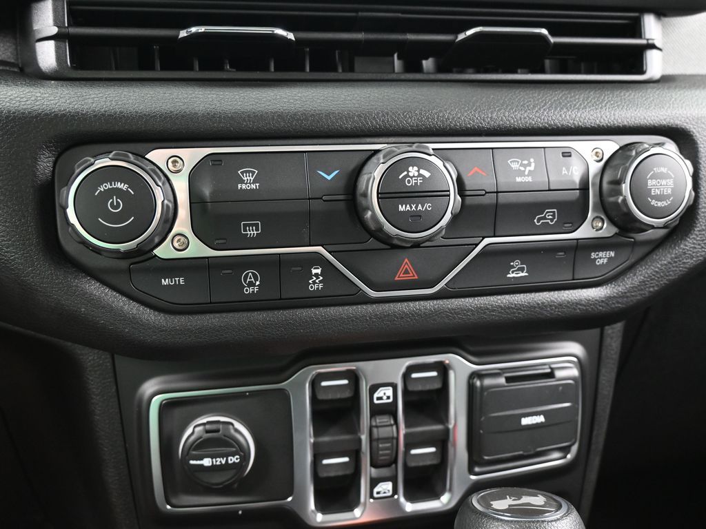 New 2026 Granite Crystal Metallic Clearcoat Jeep Sport image 19