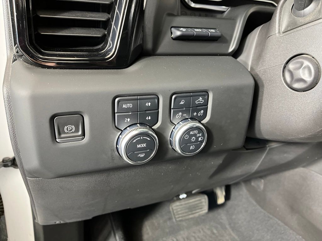 Thumbnail: 2022 GMC Sierra 1500 - 32