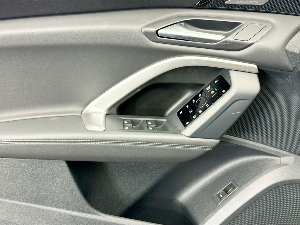 Thumbnail: 2025 Audi Q5 - 22