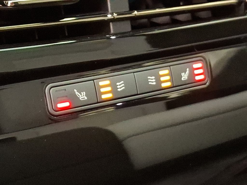 Thumbnail: 2024 Land Rover Range Rover Sport - 11