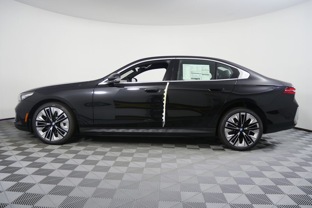 Thumbnail: 2026 BMW i5 - 6