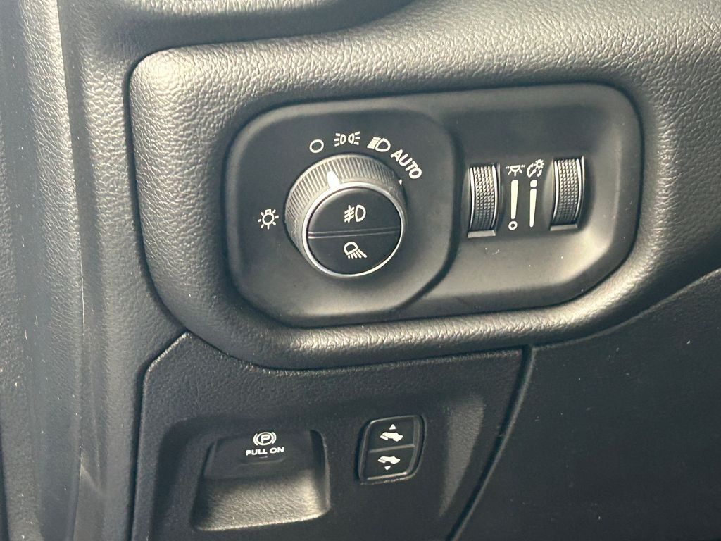 New 2026 Hydro Blue Pearlcoat Ram Big Horn/Lone Star image 16