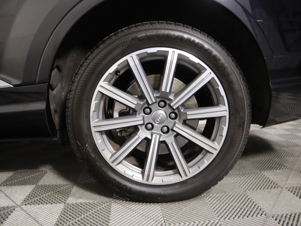 Thumbnail: 2019 Audi Q7 - 32