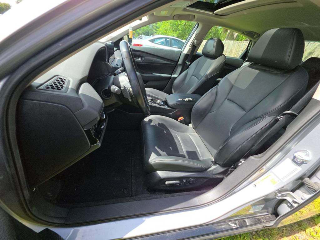 Used 2023 Gray Honda EX-L image 5