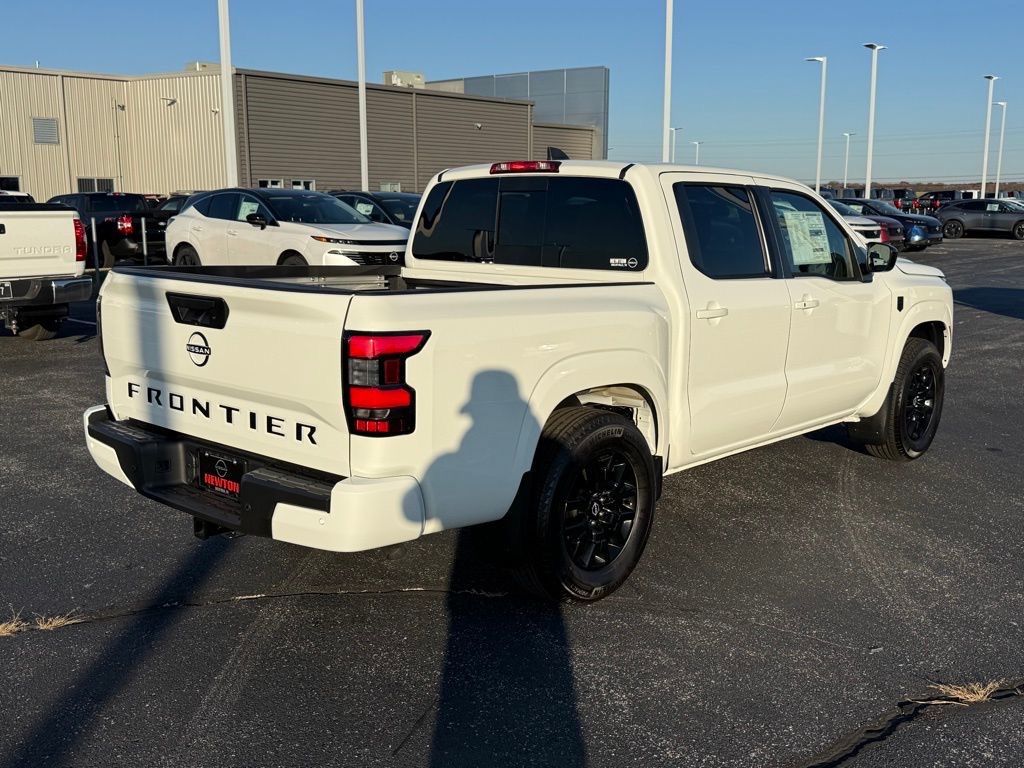 View vehicle photo 4