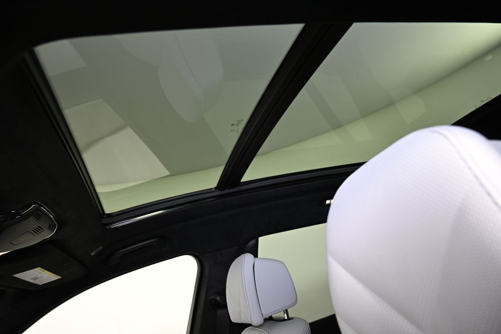 Thumbnail: 2025 BMW X7 - 19