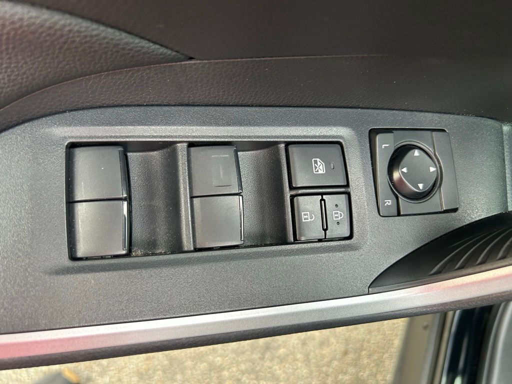 Thumbnail: 2025 Toyota RAV4 - 16