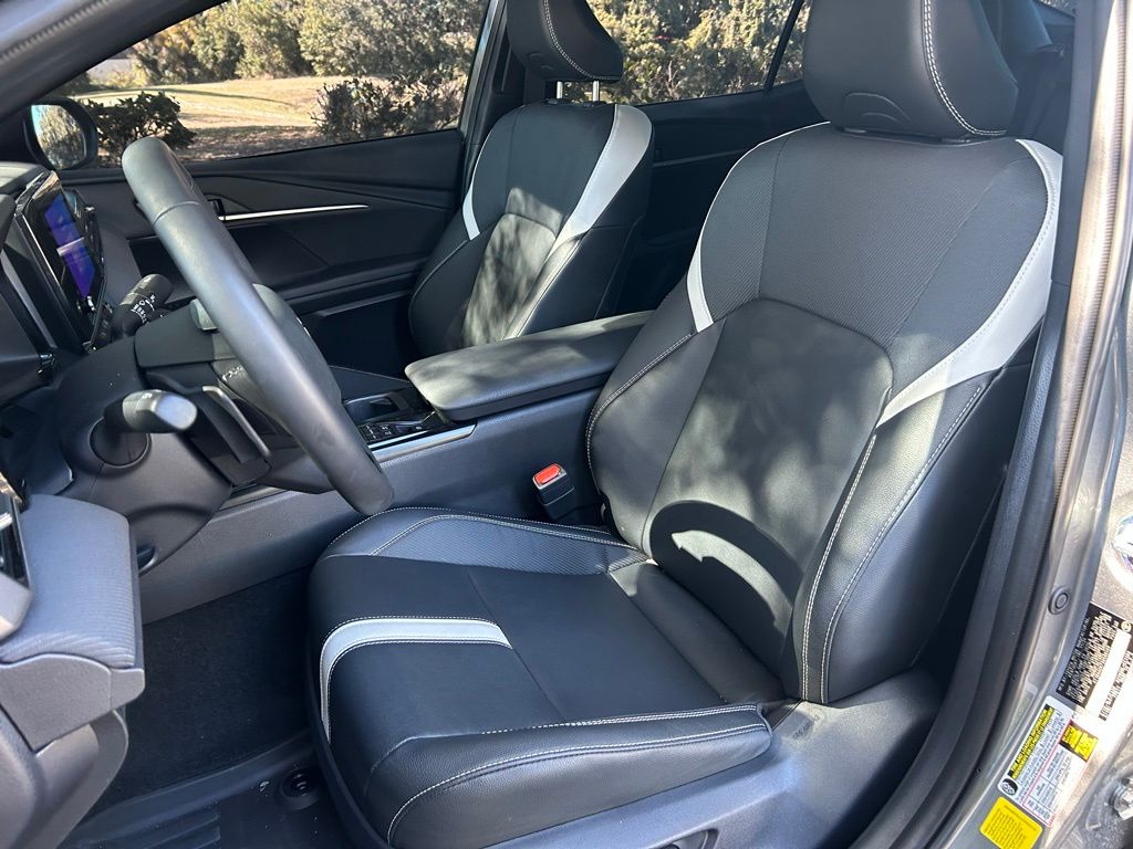 Thumbnail: 2025 Toyota Camry - 14