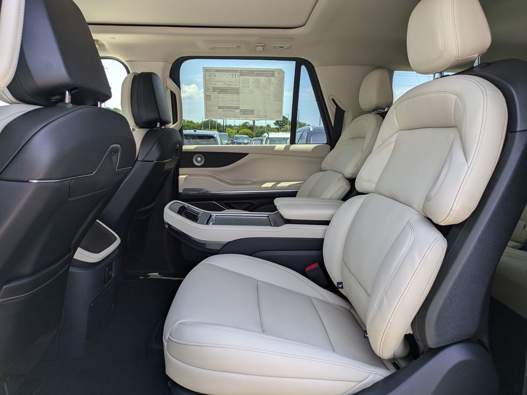 2027 Lincoln Navigator Reserve L
