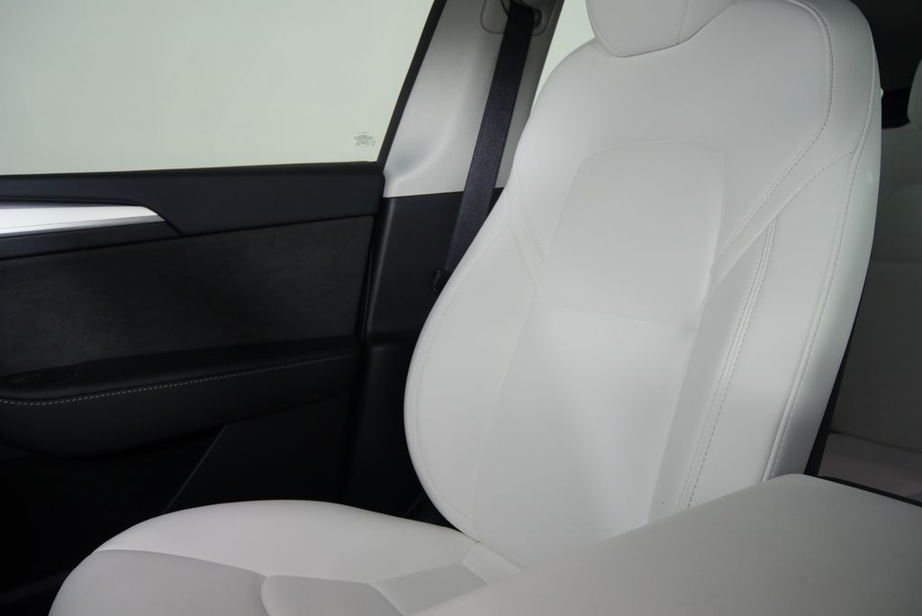 2024 Tesla Model Y Performance 24