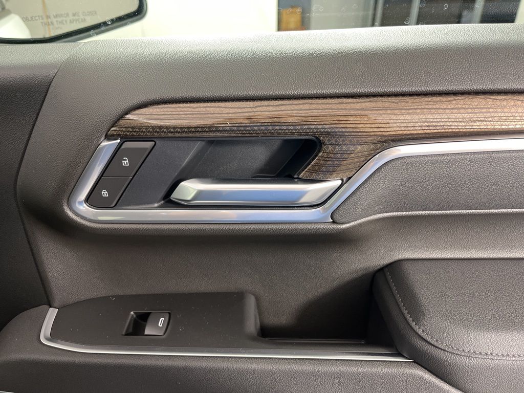 Thumbnail: 2026 Chevrolet Silverado 1500 - 9