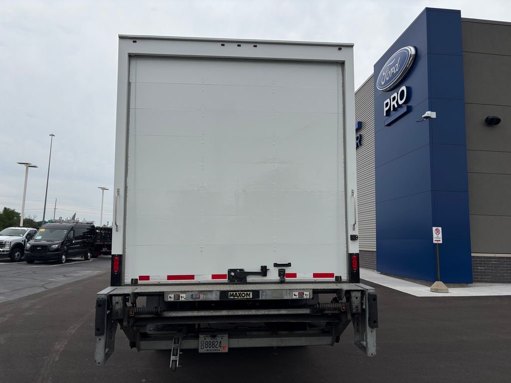 Used 2022 White International MV607 image 4
