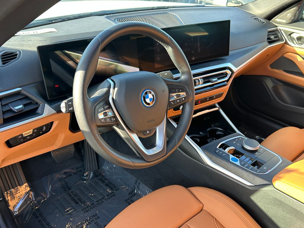 Thumbnail: 2023 BMW i4 - 13