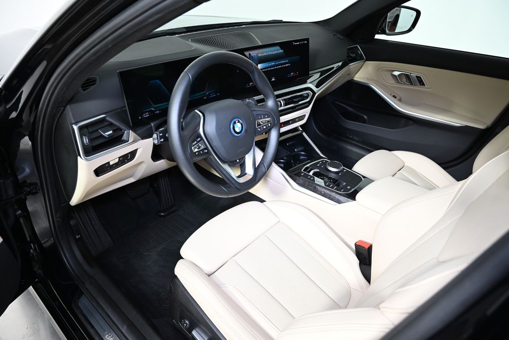 Thumbnail: 2023 BMW 3 Series - 16