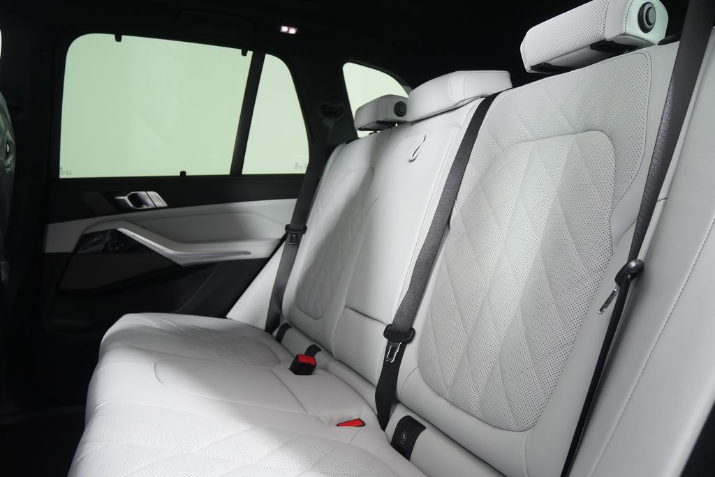 Thumbnail: 2026 BMW X5 - 15