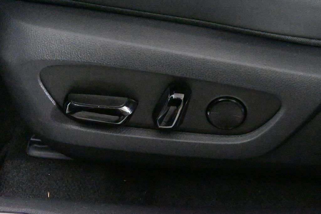 Thumbnail: 2025 Lexus RX - 27