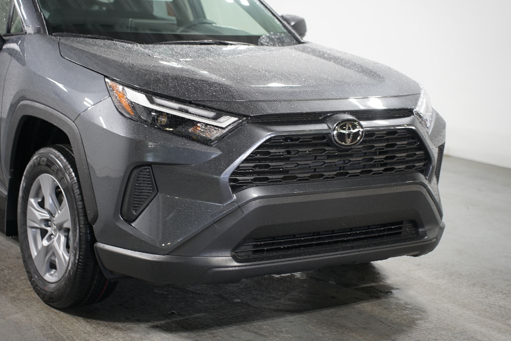 2025 Toyota RAV4 LE 4