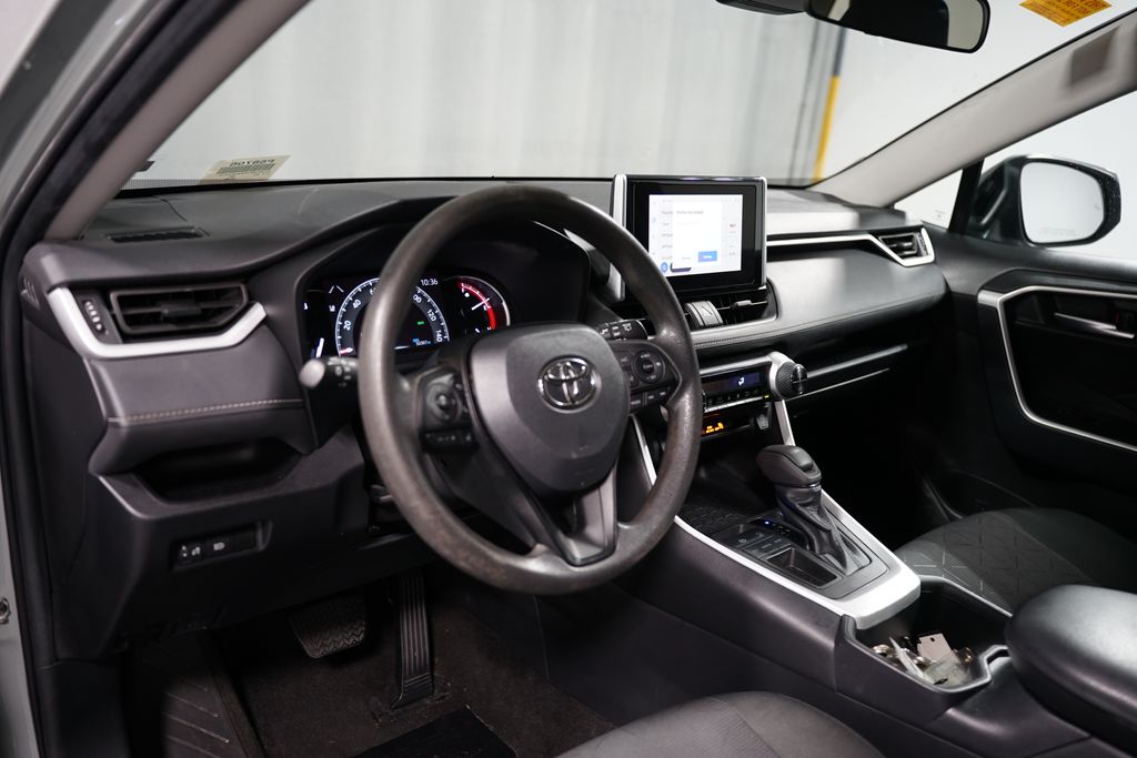 2023 Toyota RAV4 XLE 7