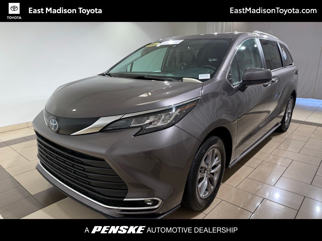 2023 Toyota Sienna XLE -
                Madison, WI