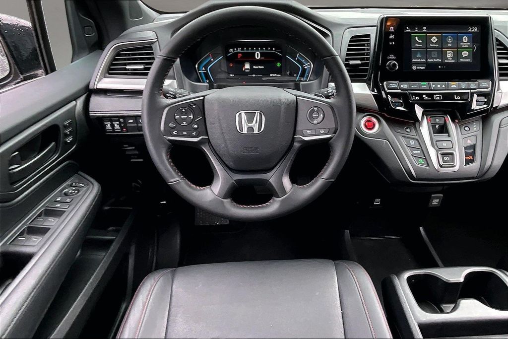 Used 2024 Honda Odyssey Van