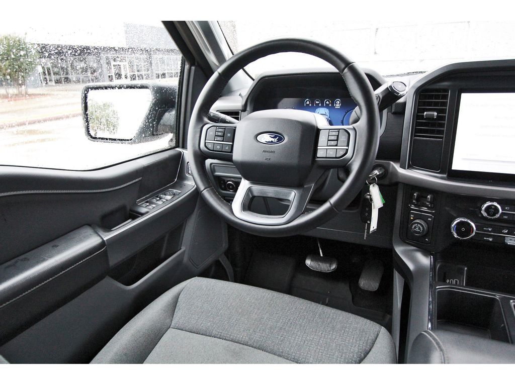 2025 Ford F-150 XLT - 7