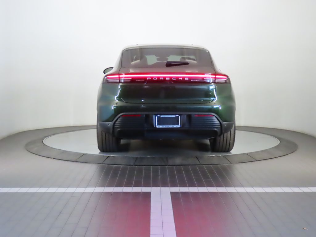 Thumbnail: 2024 Porsche Macan - 6