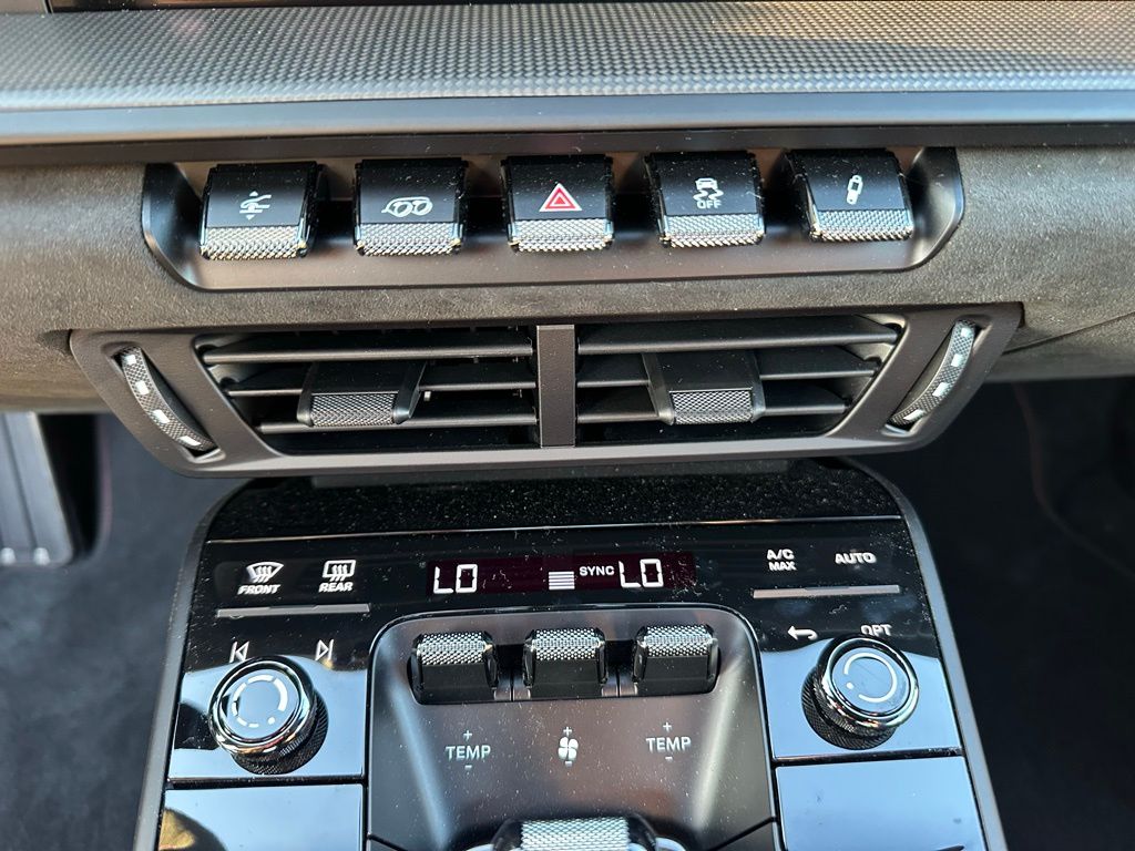 Thumbnail: 2025 Porsche 911 - 25