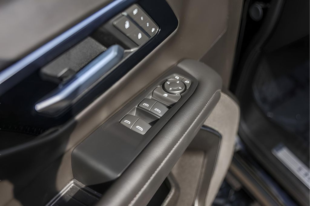 Used Car 2025 Chevrolet Suburban  Z71 For Sale Under $70,000 In Austin, Texas