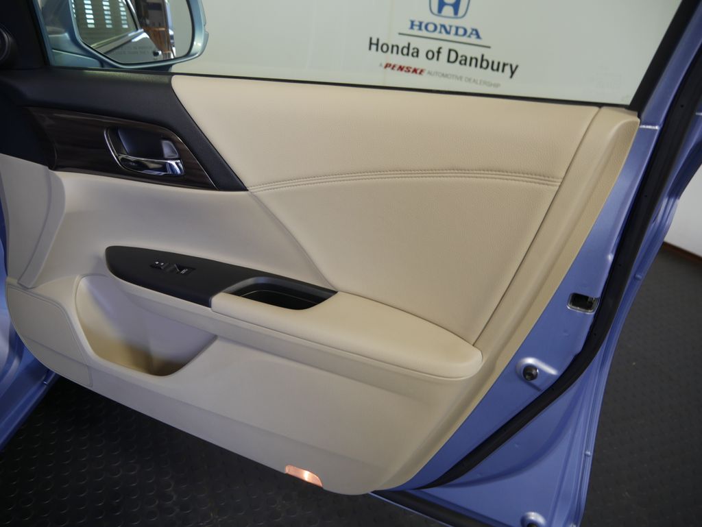 Thumbnail: 2017 Honda Accord - 5