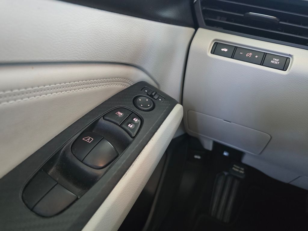 Thumbnail: 2019 Nissan Altima - 7