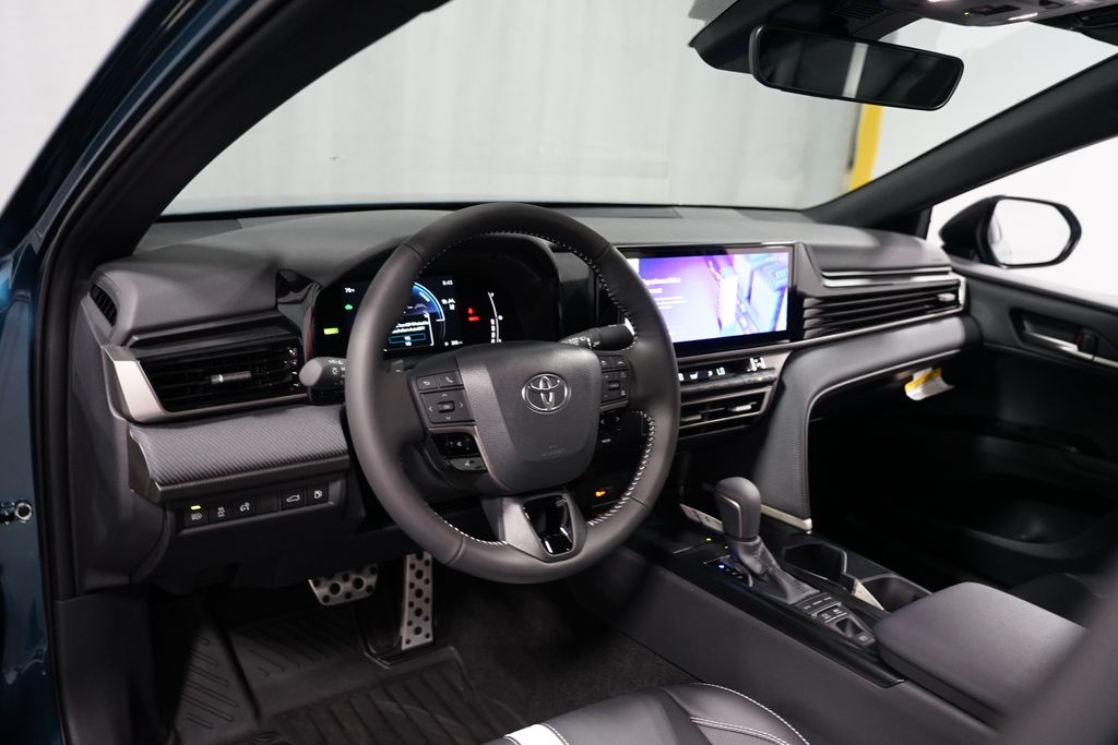 Thumbnail: 2025 Toyota Camry - 11
