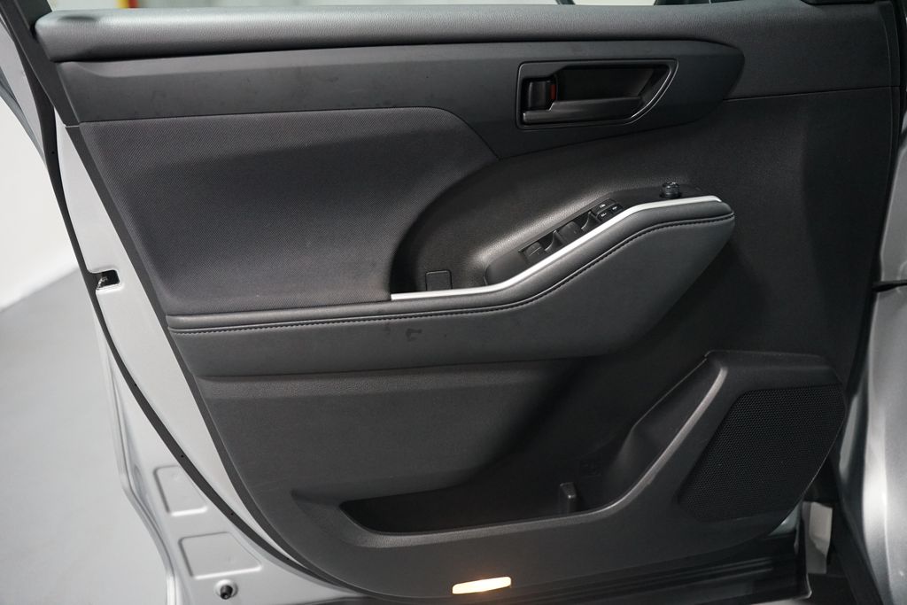 Thumbnail: 2024 Toyota Highlander - 10