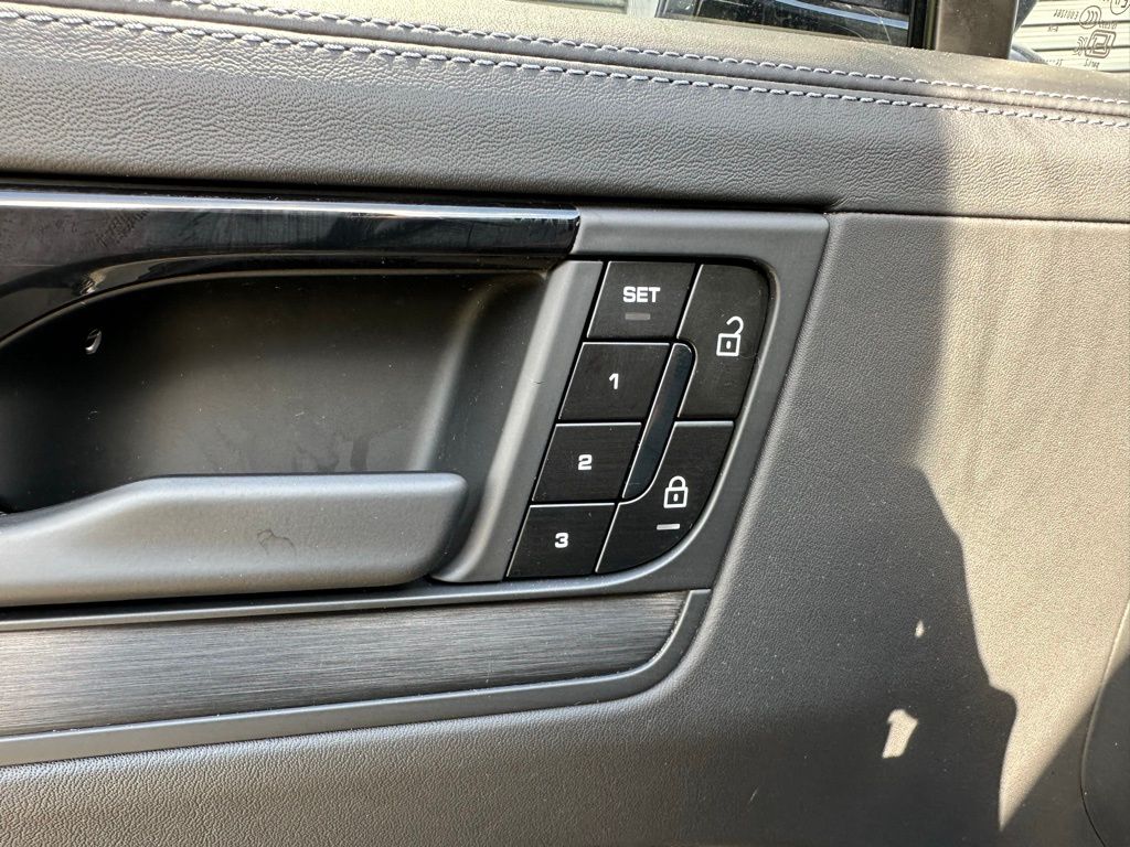 Thumbnail: 2025 Porsche Cayenne - 22