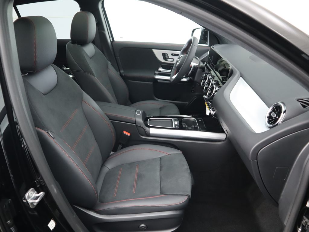 Thumbnail: 2026 Mercedes-Benz GLA - 21