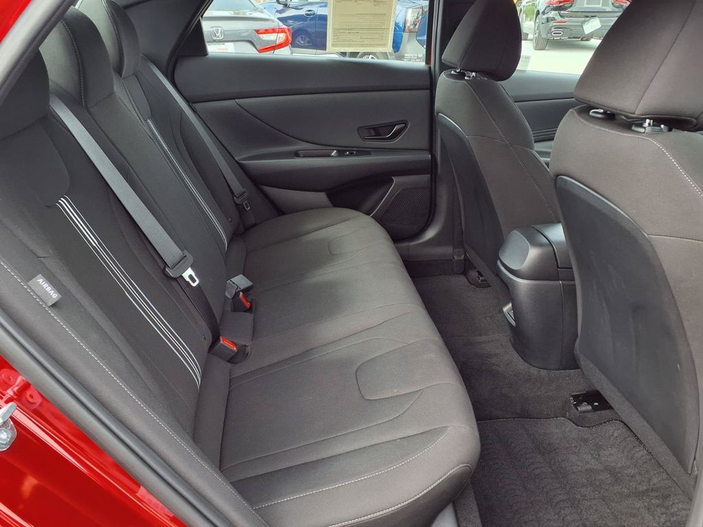 Used 2025 Hyundai Elantra Sedan