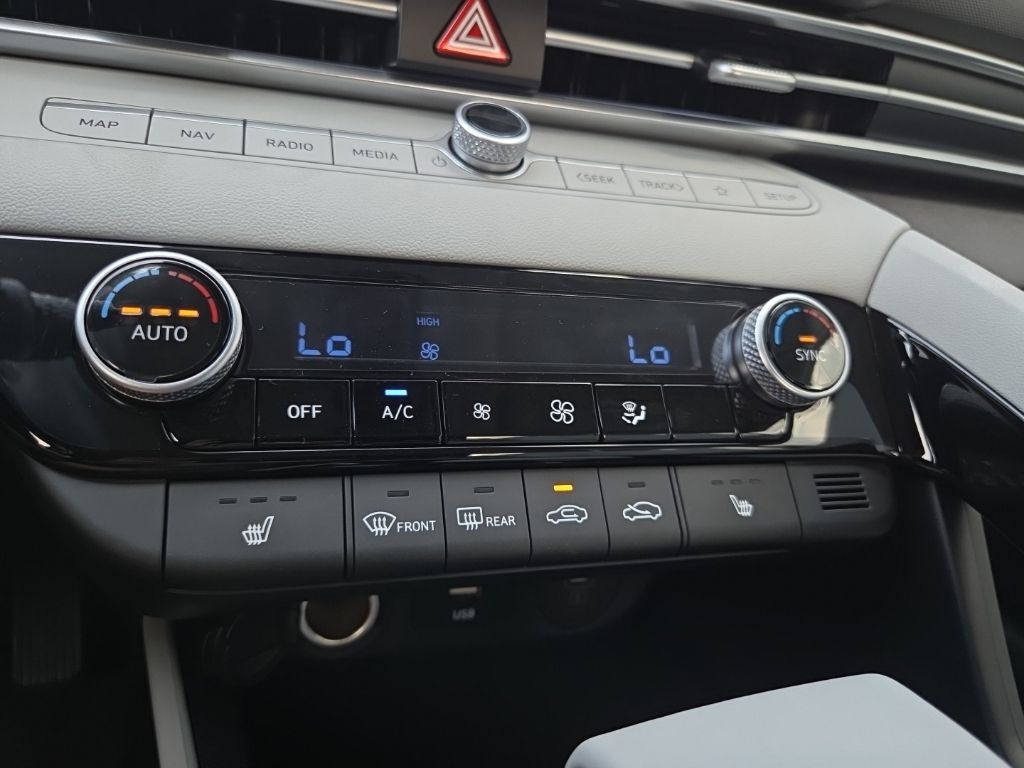 Thumbnail: 2025 Hyundai Elantra - 30