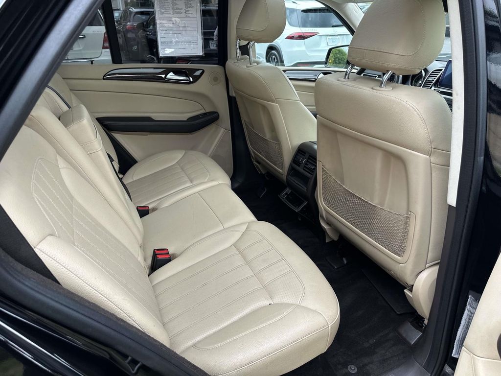 Thumbnail: 2016 Mercedes-Benz GLE - 25