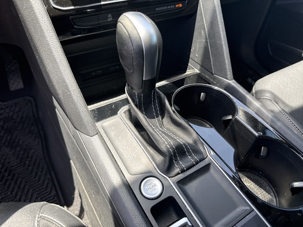 2022 Volkswagen Atlas 3.6L V6 SE w/Technology White at DeMontrond Auto Country