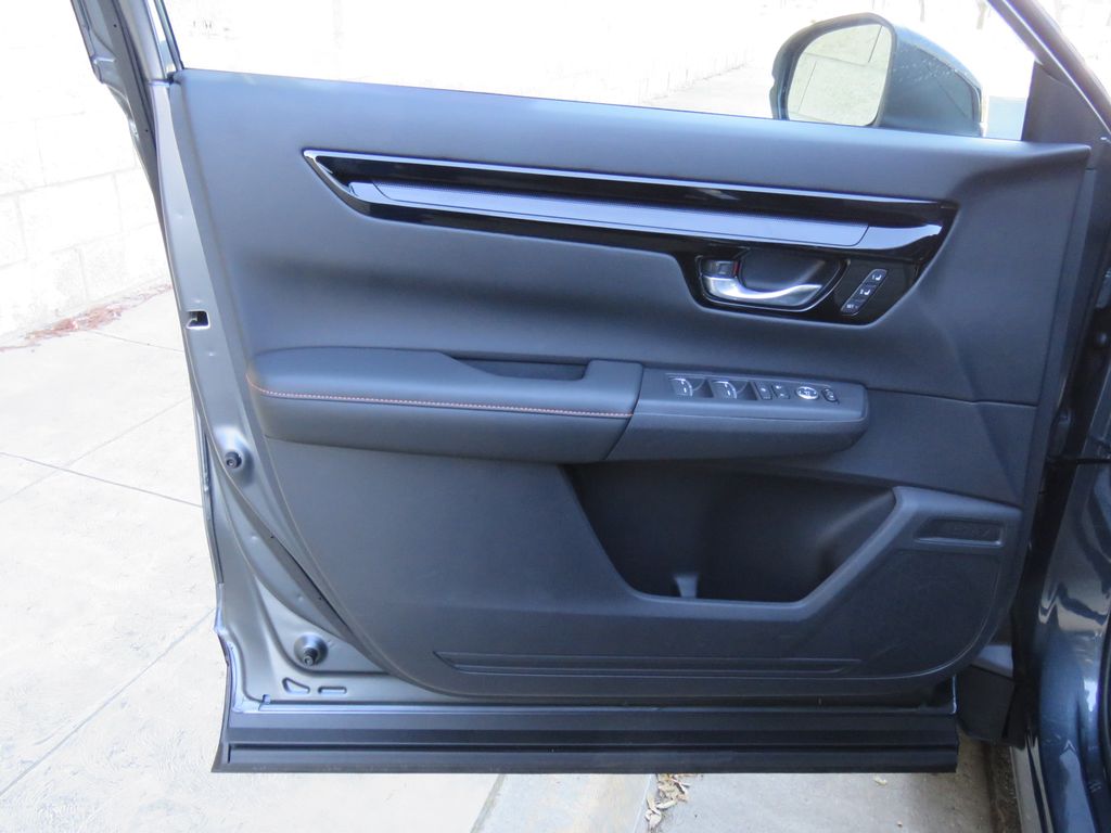 2025 Honda CR-V Sport Touring 25
