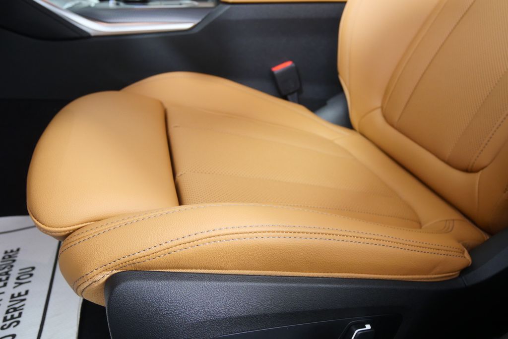 Thumbnail: 2026 BMW i4 - 10