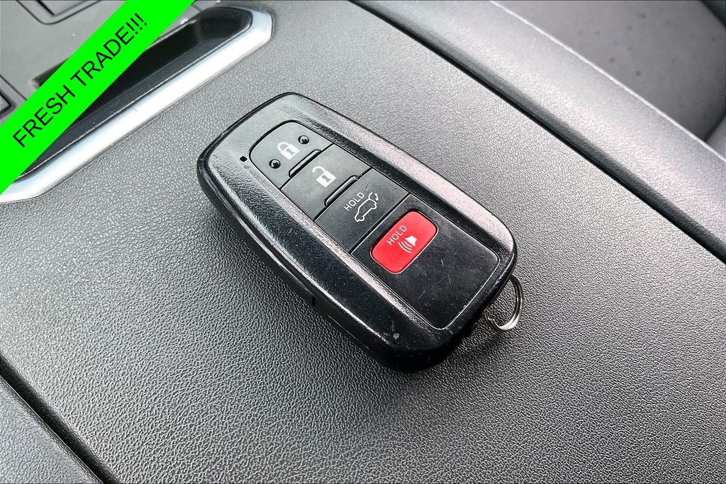 Used 2021 Toyota Highlander SUV